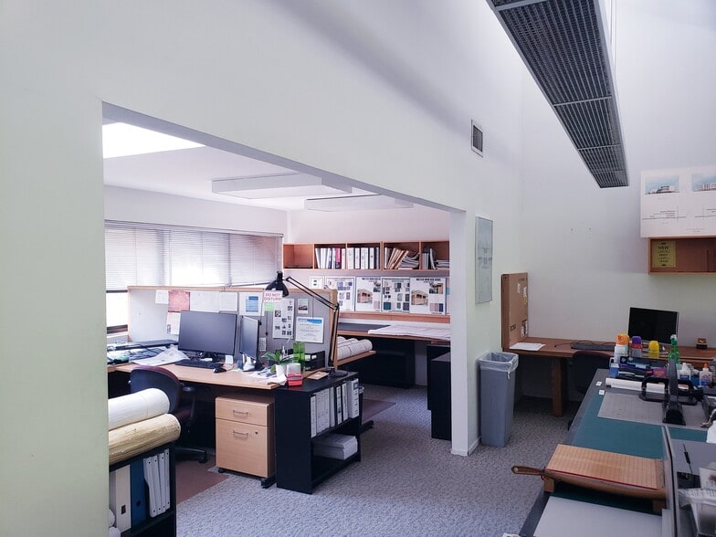 More Photos Of 930 Colorado Blvd, Los Angeles Office For Lease