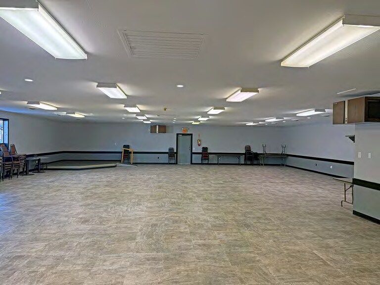 More Photos Of 704 E Washington St, Cuba Freestanding For Lease