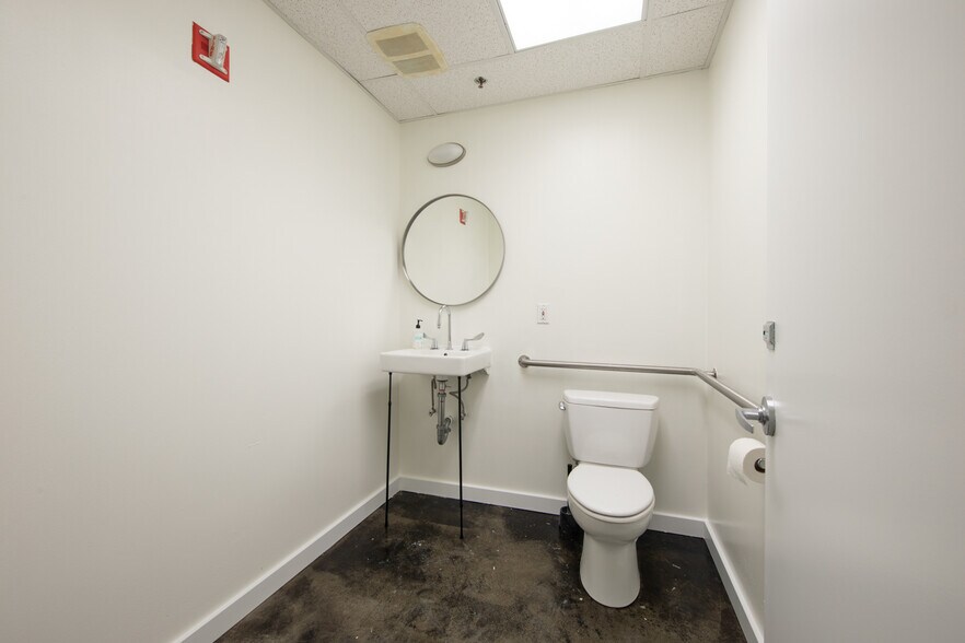 More Photos Of 225 NE 65th St, Seattle Apartments For Sale