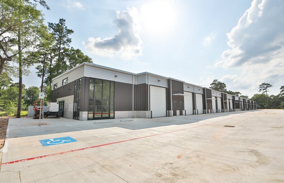 More Photos Of 12402 Malcomson Rd, Houston Self Storage For Sale