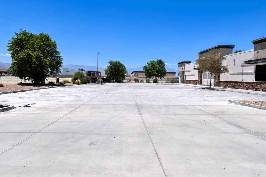 More Photos Of 43423 Monroe St, Indio Freestanding For Sale