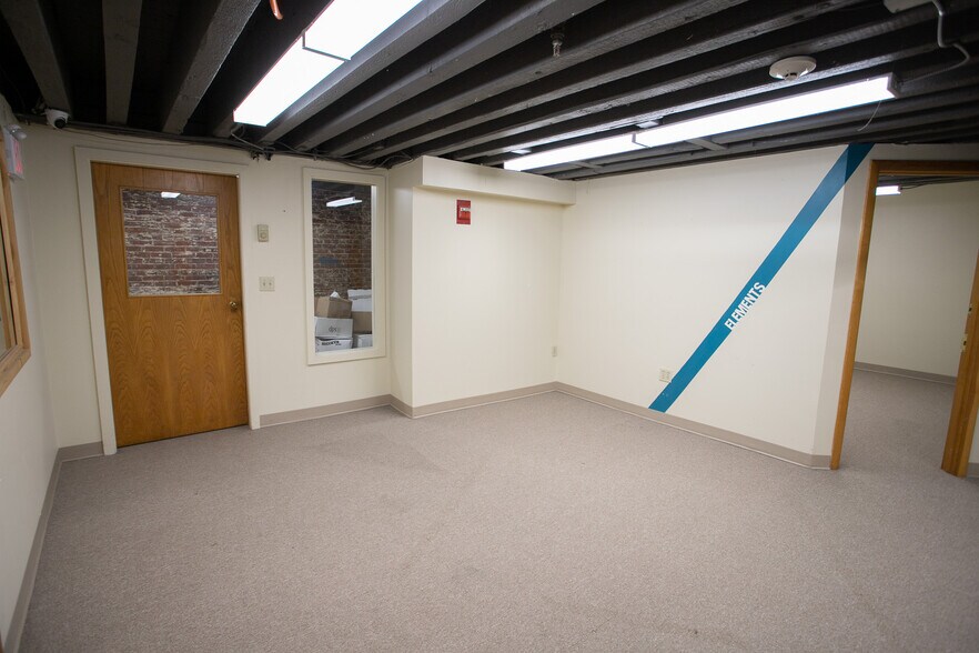 More Photos Of 105 Main St, Bangor Apartments For Lease