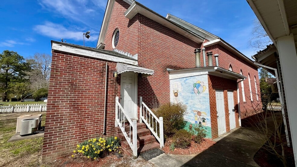 More Photos Of 302 S Commerce St, Aulander Religious Facility For Sale