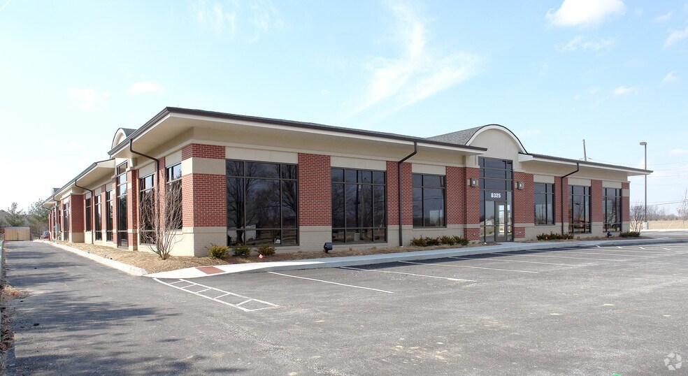 More Photos Of 8325 E Southport Rd, Indianapolis Medical For Lease