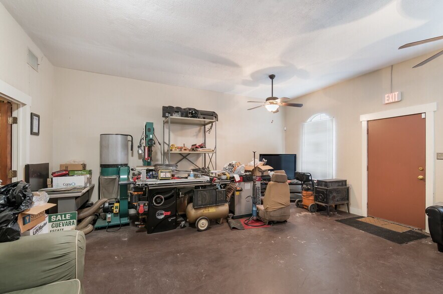 More Photos Of 5447 Seguin Rd, Kirby Auto Repair For Sale