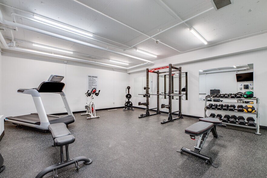 More Photos Of 141 Laurier Ave W, Ottawa Office For Lease