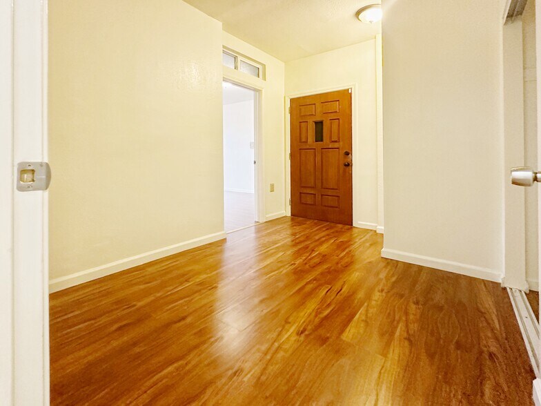 More Photos Of 1927-1929 Taraval St, San Francisco Apartments For Sale