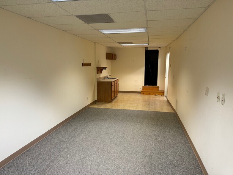 More Photos Of 708-714 N Main St, Newton Office Residential For Sale