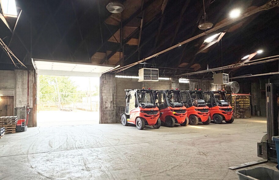 More Photos Of 5400 Natural Bridge Ave, Saint Louis Industrial For Sale