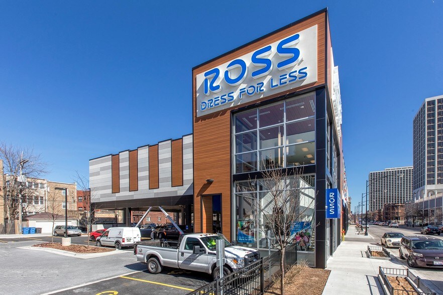 More Photos Of 918 W Montrose Ave, Chicago Freestanding For Lease