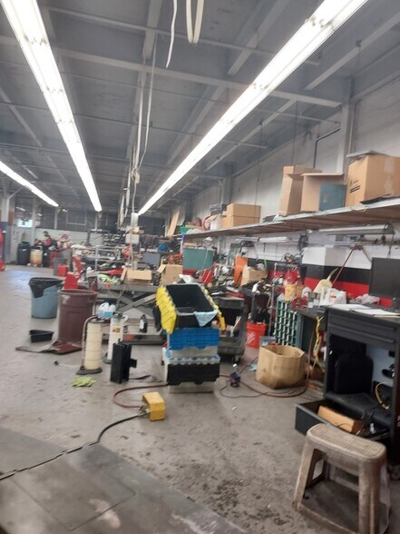 More Photos Of 2070 Jericho Tpke, New Hyde Park Auto Repair For Sale