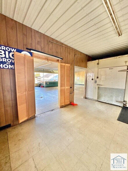 More Photos Of 6697 Greensboro Rd, Ridgeway General Retail For Sale