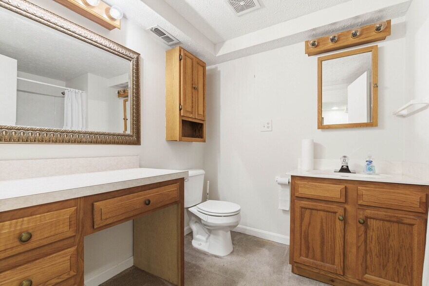 More Photos Of 3208 College Dr, Louisville Office For Sale