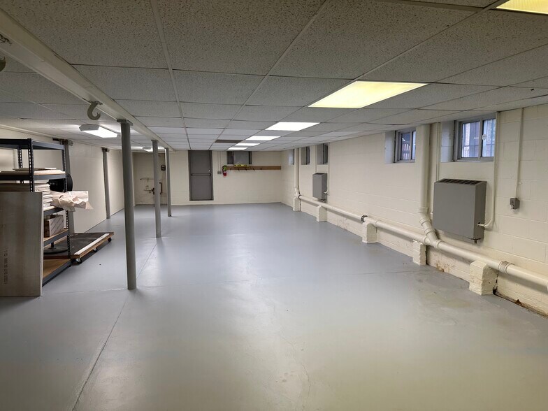 More Photos Of 37 W Haddon Ave, Oaklyn Sorority Fraternity House For Lease