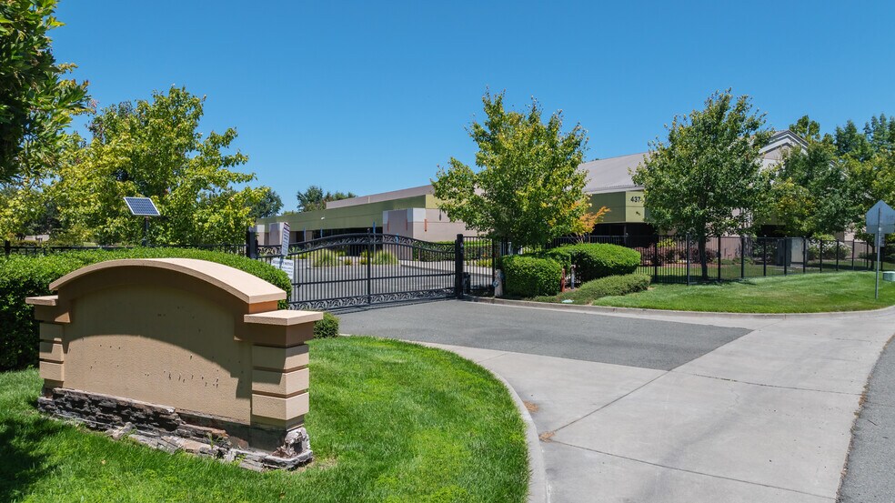 More Photos Of 437 Aviation Blvd, Santa Rosa Office For Sale