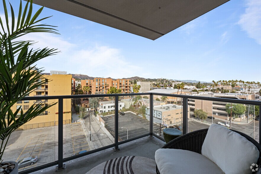 More Photos Of 6220 Selma Ave, Los Angeles Apartments For Lease