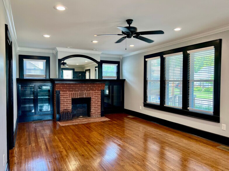 More Photos Of 103 N High St, Franklin Office Residential For Sale