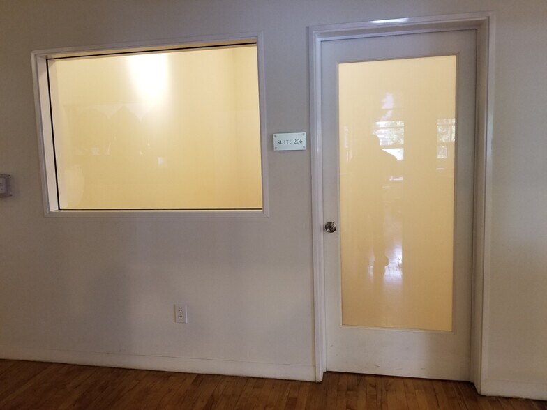 More Photos Of 1800 Essex St, Los Angeles Office Residential For Lease