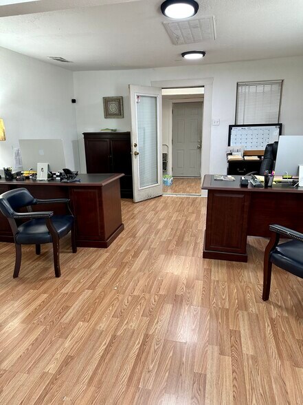 More Photos Of 5737 Burwell St, Houston Office Residential For Sale