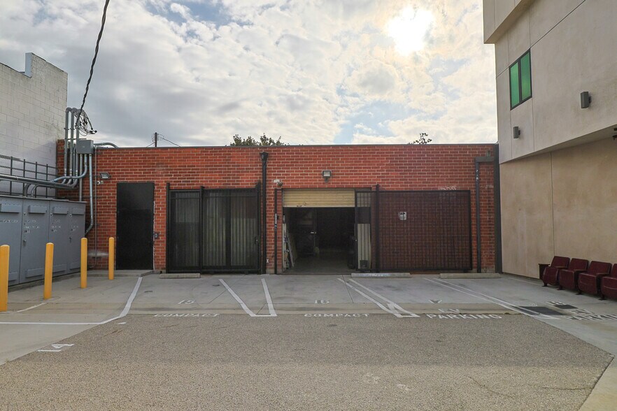 More Photos Of 9005-9009 Exposition Blvd, Los Angeles Loft Creative Space For Lease
