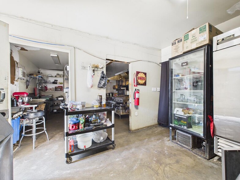 More Photos Of 1330 E 3rd St, Pecos Restaurant For Sale
