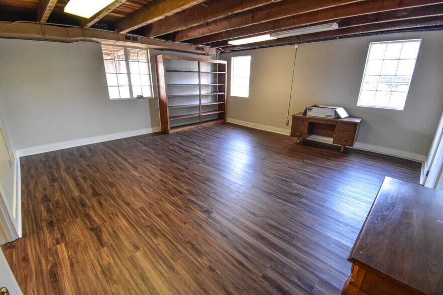 More Photos Of 2606 8th St, Tuscaloosa Office For Sale