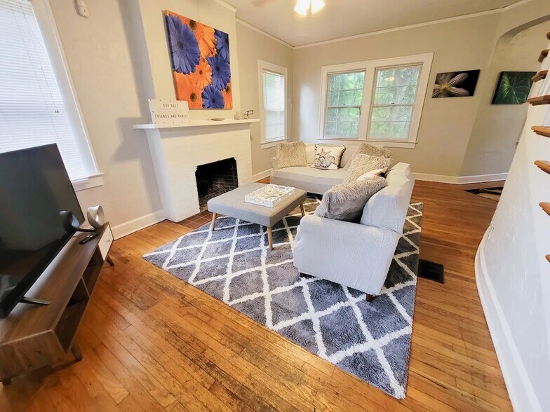 More Photos Of 949 SW 13th St, Gainesville Office Residential For Sale