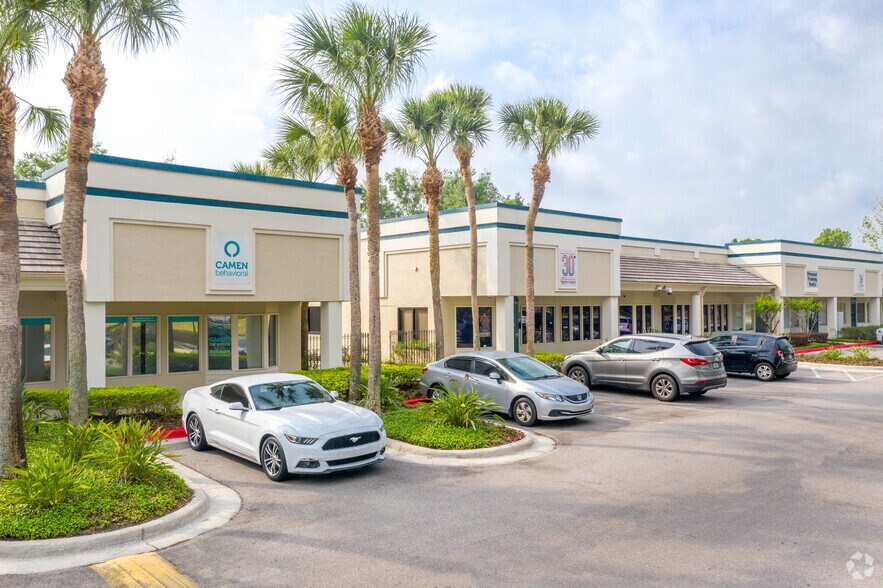 More Photos Of 110-210 Wilshire Blvd, Casselberry Office For Lease