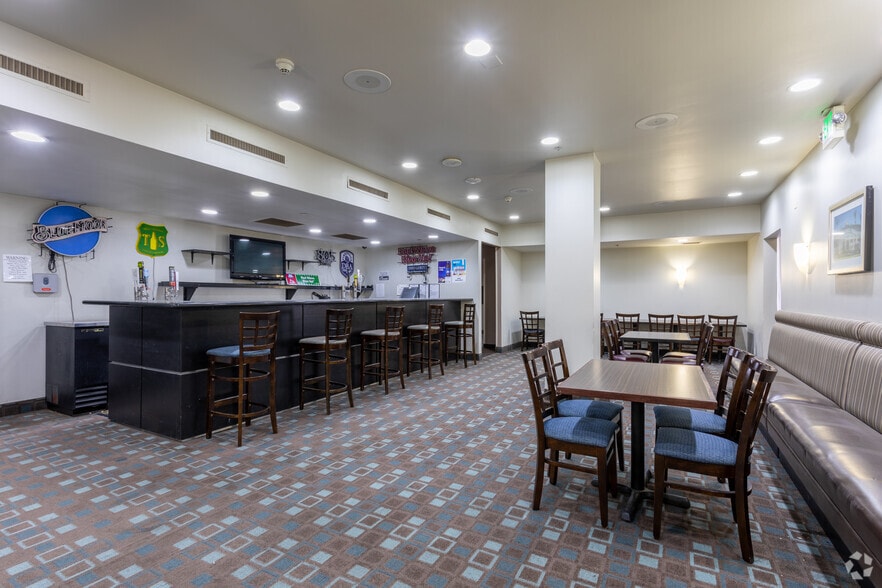 More Photos Of 1055 Van Ness Ave, Fresno Hotel For Sale