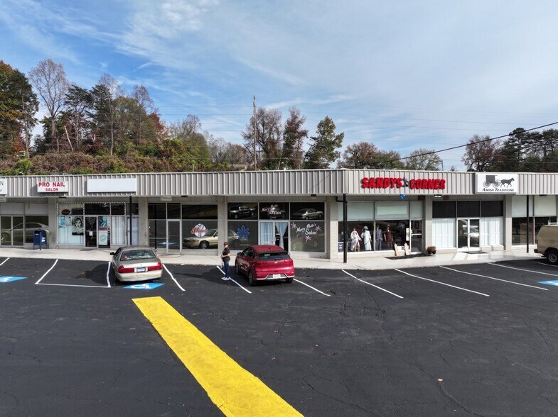 More Photos Of 120-168 Arnett Blvd, Danville General Retail For Sale