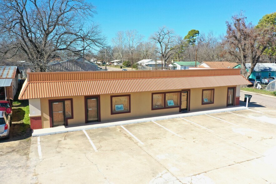 Primary Photo Of 601 S 9th Ave, Durant Office For Sale