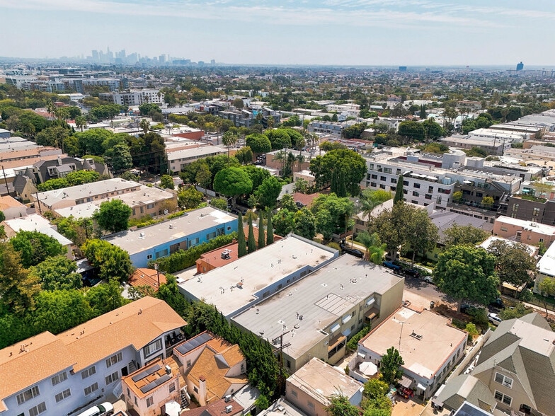 More Photos Of 7631 Norton Ave, West Hollywood Apartments For Sale