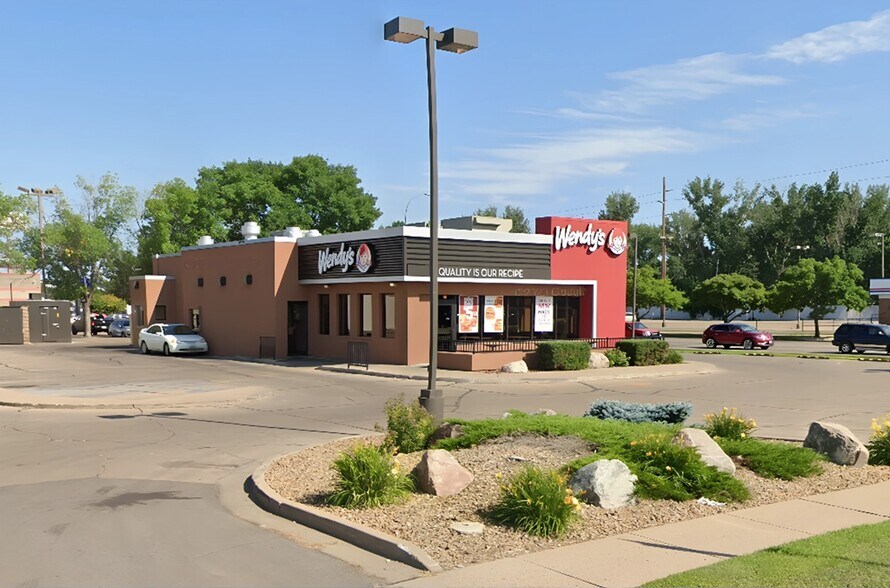 More Photos Of 900 E Bismarck Expy, Bismarck Fast Food For Lease