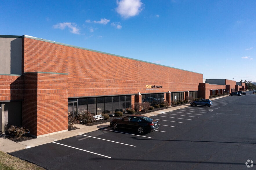 More Photos Of 5406-5474 Spellmire Dr, West Chester Warehouse For Lease