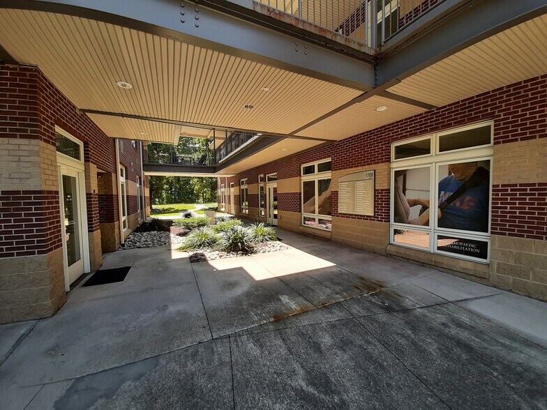 More Photos Of 1709 Legion Rd, Chapel Hill Coworking Space