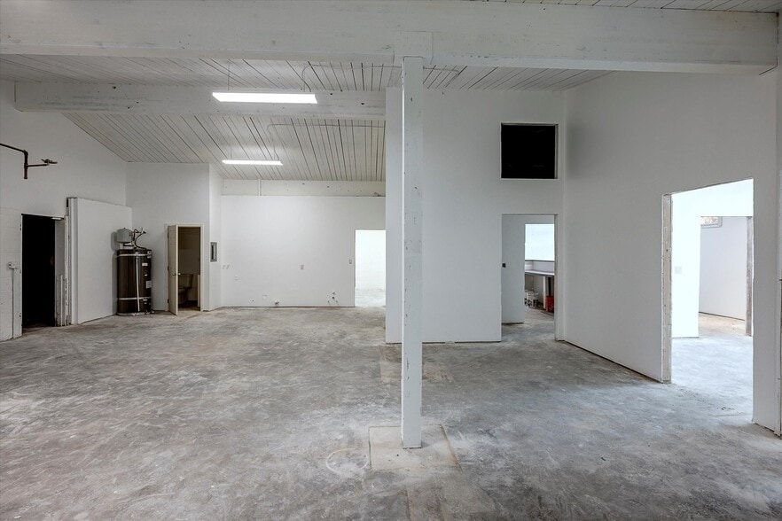 More Photos Of 13045 Lake City Way NE, Seattle Office For Sale