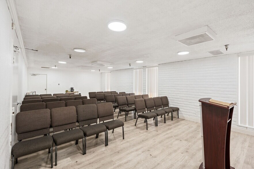 More Photos Of 1921 E Belmont Ave, Fresno Lodge Meeting Hall For Sale