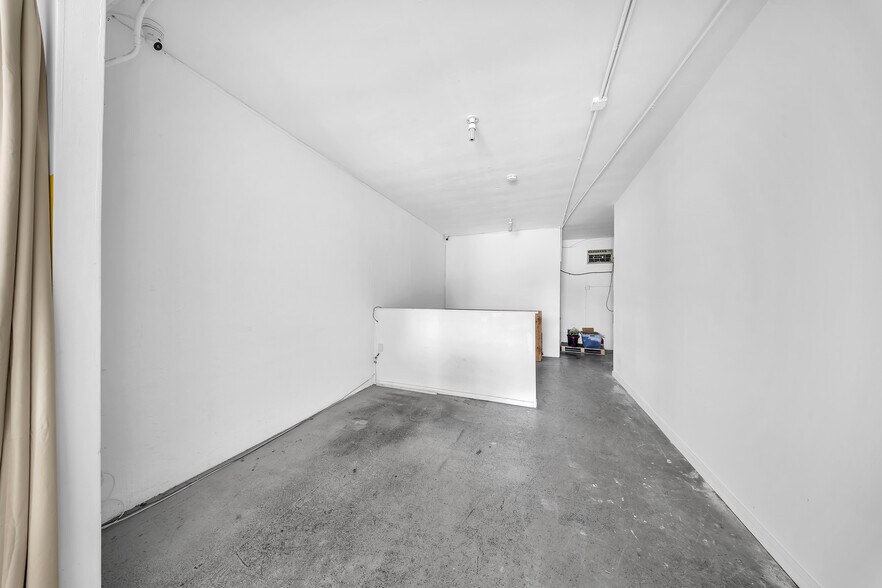 More Photos Of 18480-18484 W Dixie Hwy, North Miami Beach Unknown For Lease