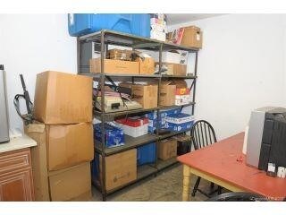 More Photos Of 315 Railroad St, Rockwell Warehouse For Lease