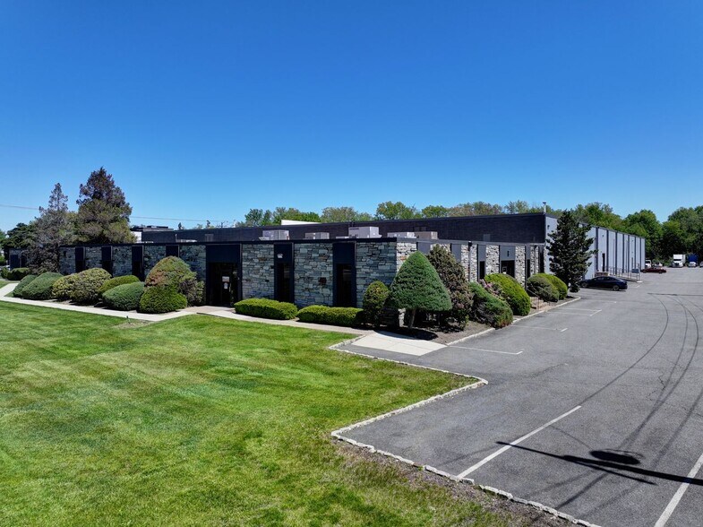 More Photos Of 140-142 Clinton Rd, Fairfield Warehouse For Lease