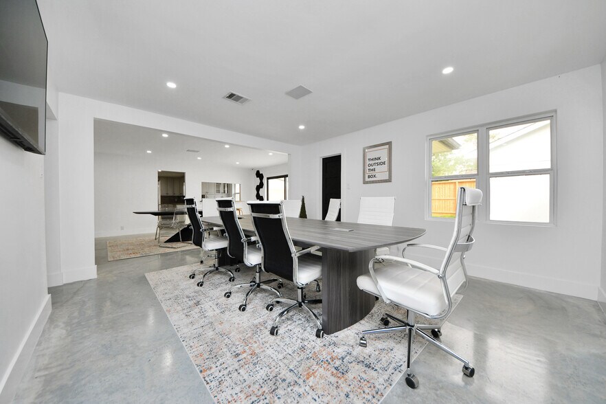 More Photos Of 4738 W. Alabama, Houston Loft Creative Space For Sale