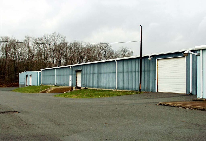 More Photos Of 1000 Hollingsworth Dr, Phoenixville Warehouse For Lease