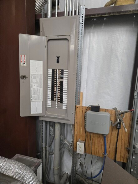 More Photos Of 1000 Van Buren Ave, Indian Trail Flex For Sale