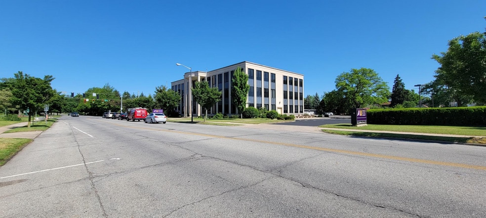 More Photos Of 1030 E Jefferson Blvd, South Bend Medical For Sale