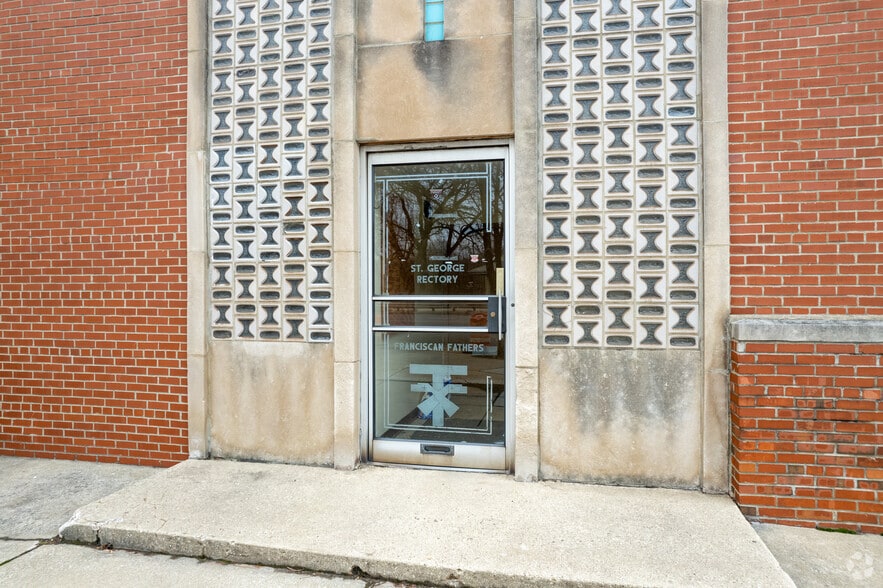 More Photos Of 9546 S Ewing Ave, Chicago Religious Facility For Sale