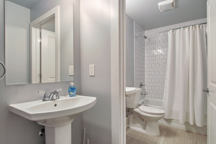 More Photos Of 2808 Philip St, New Orleans Apartments For Sale