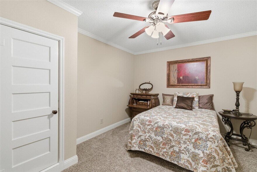 More Photos Of 226 E Blackjack St, Dublin Storefront Retail Residential For Sale