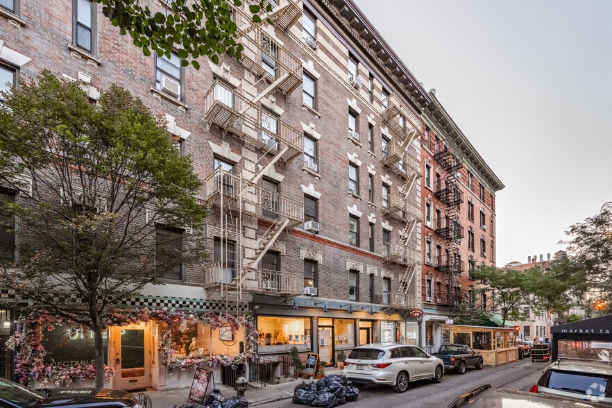 More Photos Of 35 Bedford St, New York Apartments For Lease