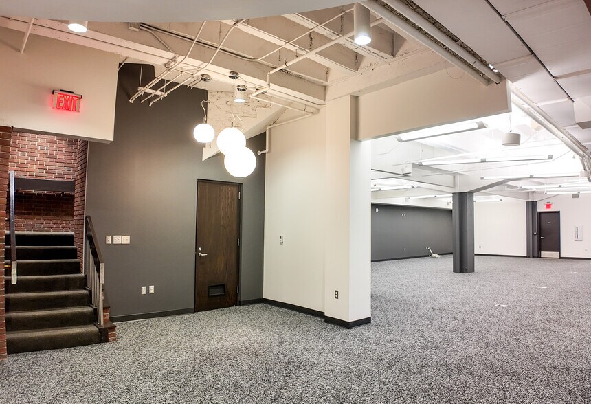 More Photos Of 108 S Dakota Ave, Sioux Falls Office For Sale