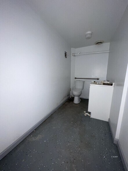 More Photos Of 116 W Main St, Pomeroy Flex For Sale